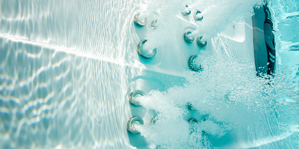 View of the Xtreme therapy cove jets on underwater.