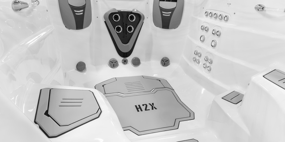 Trainer 12 swim spa propulsion and Nonslip, Comfort floor system.